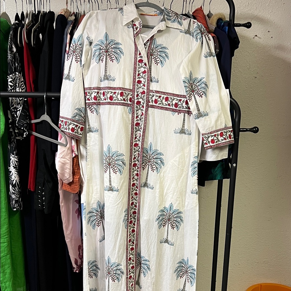 Oliphant White Maxi Dress with Blue and Red Leaf Design - Picture 2 of 6